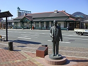 ��F�{�ɒ������Ėڟ���